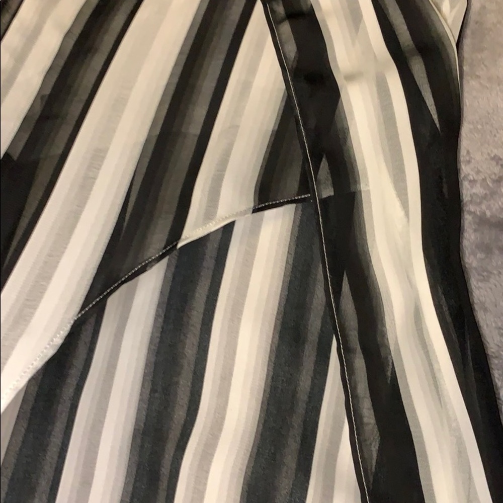 Knot your average sheer black and white pants. - Picture 3 of 4